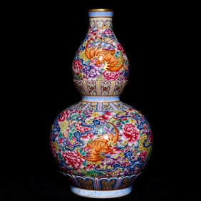 An Exquisite Famille-Rose Painted Gold Flower and Bats Pattern Gourd-Shaped Vase