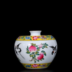 An Exquisite Enamel Bird and Fruit Pattern Apple-Shaped Vase