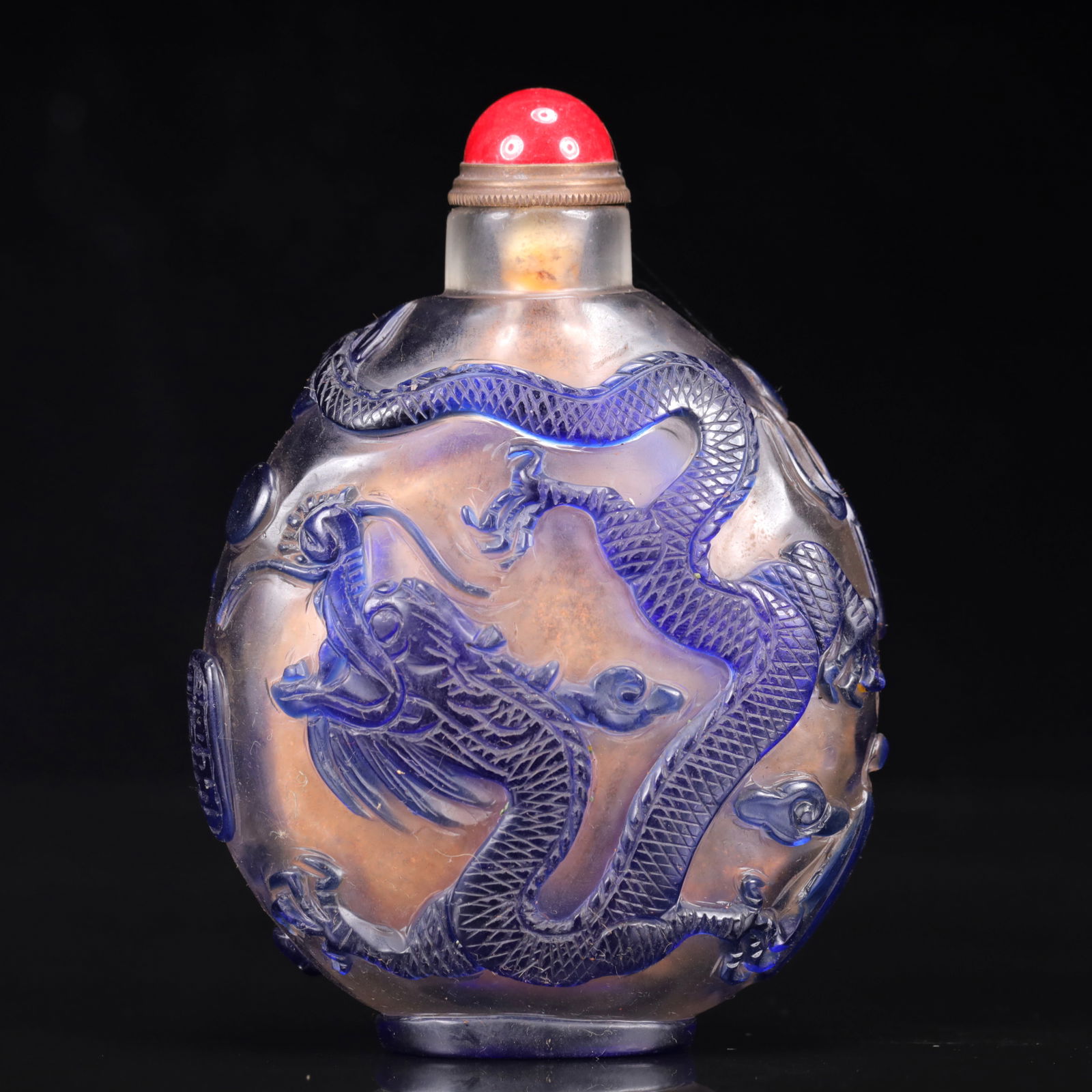 An Exquisite Glass Dragon Pattern Snuff Bottle (1 of 8)