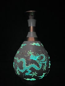 An Exquisite Ru yao Painted Gold Luminous Auspicious Cloud and Dragon Pattern Vase