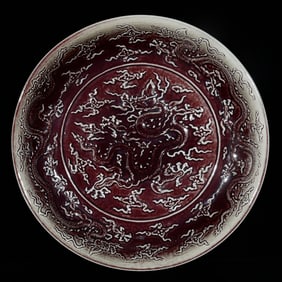A Huge Ji Red Glazed Auspicious Cloud and Dragon Pattern Plate