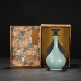 An Exquisite Ru yao Sky Blue Glazed Cover with Silver Vase,With an Imperial Poem by Emperor Qianlong