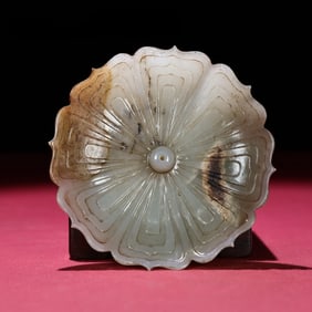 An Exquisite White Jade Flower-Shaped Incense holder