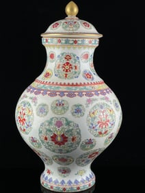 A Huge Enamel Painted Gold Flower Pattern Cover Jar