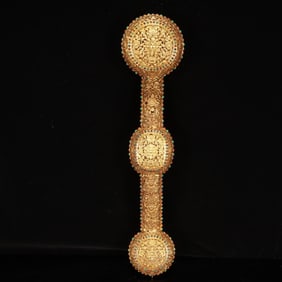 A Huge Gilt Bronze Flower Pattern Ruyi,Inlaid Gems