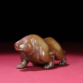 An Exquisite White Jade Bear Hand Piece