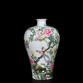 A Rare Enamel Flower and Bird Pattern Vase,With Poem