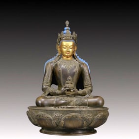 A Solemn Gilt Bronze Statue of Amitayus
