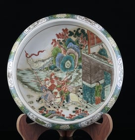 An Exquisite Wucai Character and Story Pattern Brush Washer