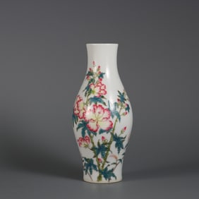 An Exquisite Enamel Flower and Bird Pattern Vase,With Poem