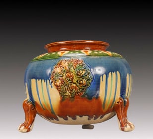 An Exquisite Tang Tri-Color Glazed Pottery Flower Pattern Tripod Jar