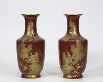 A Pair of Exquisite PeachBloom-Glazed Painted Gold Flower and Bird Pattern Vases,With Poem