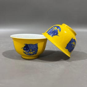 A Pair of Exquisite Yellow Ground Blue and White Fish Pattern Cups