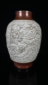 An Exquisite Red Glazed White Porcelain Auspicious Cloud and Dragon Pattern Jar