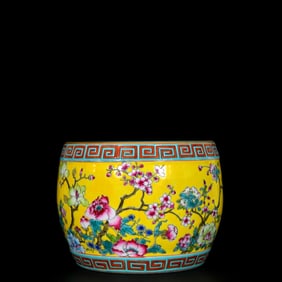 An Exquisite Yellow Ground Enamel Flower Pattern Vat
