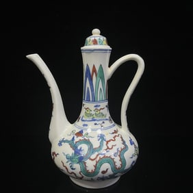 An Exquisite Wucai Auspicious Cloud and Dragon Pattern Flagon