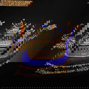 A Huge Cloisonne Lotus Pattern Dragon Boat: A Huge Cloisonne Lotus Pattern Dragon Boat,Qing Dynasty, China,Qianlong Six-character Mark,Size:27.6inx8.3inx21.7in,Weight:31kg &#26223;&#27888;&#34013;&#32544;&#26525;&#33714;&#32441;&#40857;&#33311;