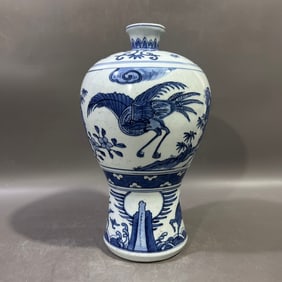 A Rare Blue and White Flower and Bird Pattern Vase
