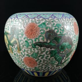 An Exquisite Famille-Rose Lotus and Lion Pattern Jar