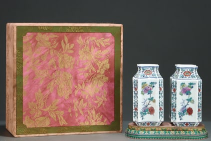 A Pair of Exquisite Doucai Flower Pattern Vases