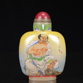 An Exquisite Glass Figure Pattern Snuff Bottle