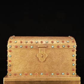 An Exquisite Gilt Bronze Auspicious Beast Pattern Box,Inlaid Gems