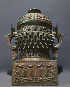 A Huge Bronze Phoenix Pattern Double-Ears Food Vessel,With Base