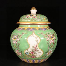 An Exquisite Enamel Flower Pattern Tea Caddy