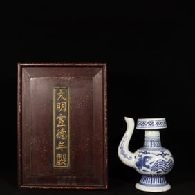 An Exquisite Blue and White Phoenix Pattern Pot