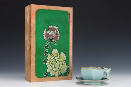 An Exquisite Ru yao Sky Blue Glazed Painted Gold Cup,With Base,With an Imperial Poem by Emperor
