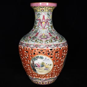 An Exquisite Enamel Figure Pattern Vase