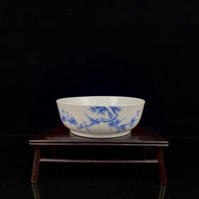 An Exquisite Blue and White Figure Pattern Bowl
