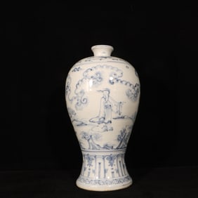 An Exquisite Blue and White Character and Story Pattern Vase