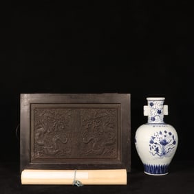 An Exquisite Blue and White Lotus Pattern Double-Ears Vase