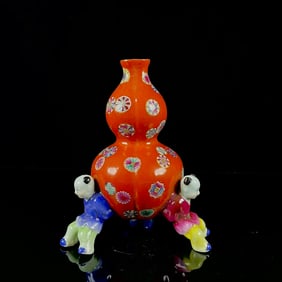 An Exquisite Famille-Rose Figure Pattern Gourd-Shaped Vase