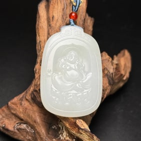 An Exquisite White Jade Buddha Statue Pendant