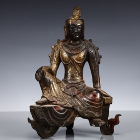 A Solemn Gilt Bronze Statue of Avalokitesvara