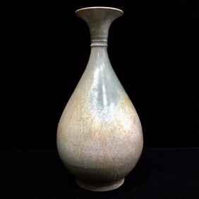 An Exquisite Longquan yao Vase