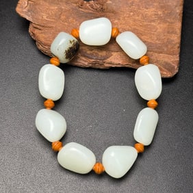 An Exquisite White Jade Bracelets