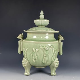 An Exquisite Longquan yao Figure Pattern Censer
