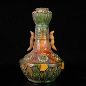 An Exquisite Tang Tri-Color Glazed Pottery Double-Ears Flower Pattern Vase