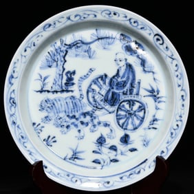An Exquisite Blue and White Figure and Story Pattern Vase