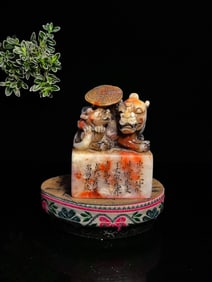 An Exquisite Shoushan Stone Auspicious Beast Seal,with Poem