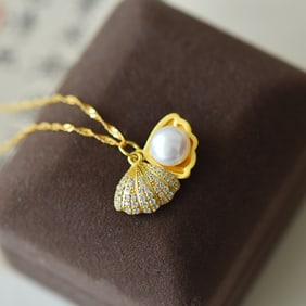 An Exquisite Sterling Silver-Gold Plated Inlaid Pearl Necklace,Inlaid Diamond