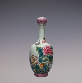 An Exquisite Enamel Flower and Butterfly Pattern with poem Vase
