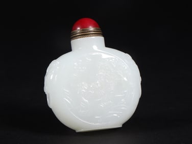 An Exquisite White Jade Character and Story Pattern with poem Snuff Bottle