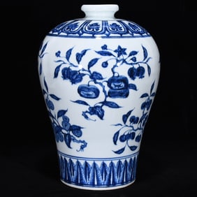 An Exquisite Blue and White Flower and Fruit Pattern Vase
