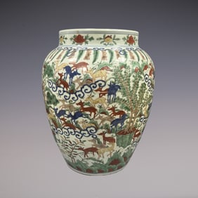 An Exquisite Wucai Blue and White Pine Pattern Deer Pattern Jar