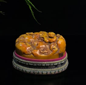 An Exquisite Shoushan Stone Dragon Pattern Seal Ornament