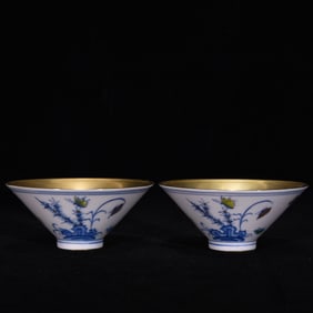 An Exquisite Doucai Gilt Flower and Butterfly Pattern Cup